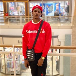 Meet your Posher, Malik